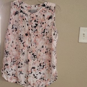 Sleeveless Liz Claiborne blouse.